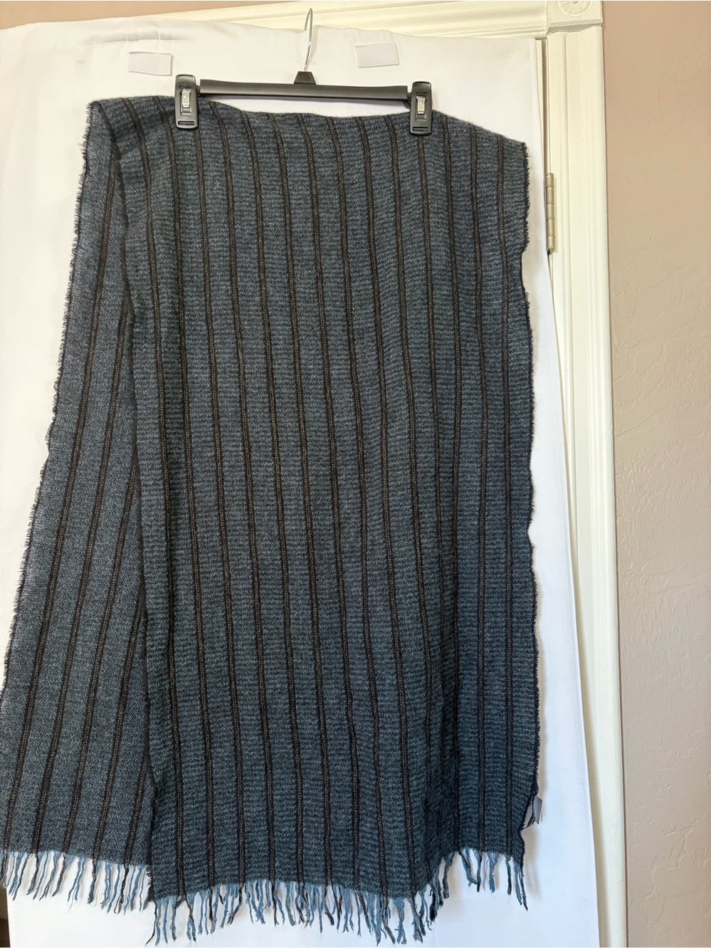 John Varvatos men’s 100% cashmere striped scarf